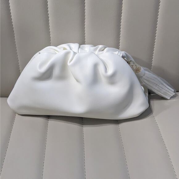 NEW Understated Leather Crescent Crossbody Chain Clutch Ivory Women's Size Small - Picture 5 of 6